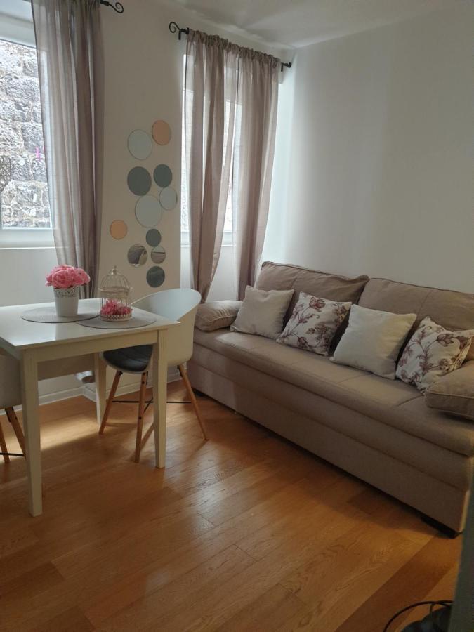 D&M Apartment Sibenik - An Apartment In The Heart Of The Old Town Exteriör bild