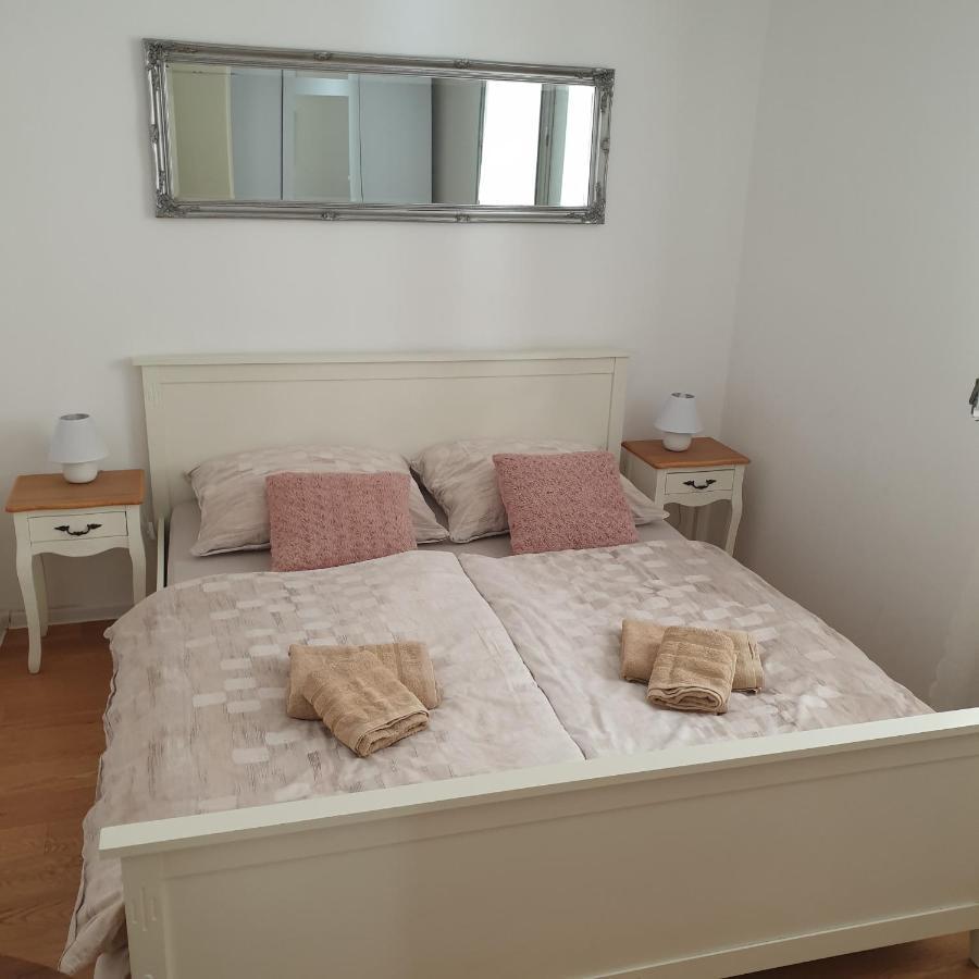 D&M Apartment Sibenik - An Apartment In The Heart Of The Old Town Exteriör bild