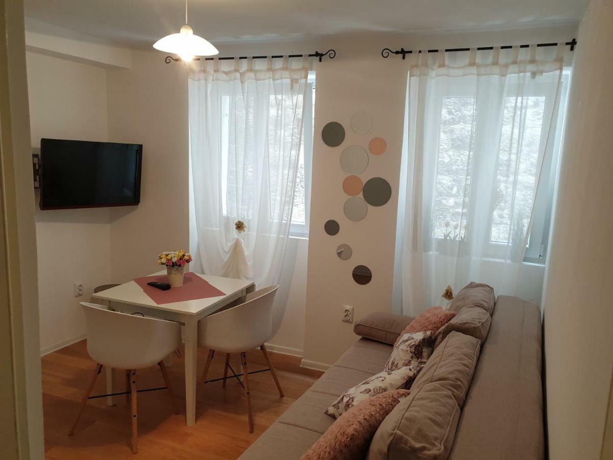 D&M Apartment Sibenik - An Apartment In The Heart Of The Old Town Exteriör bild