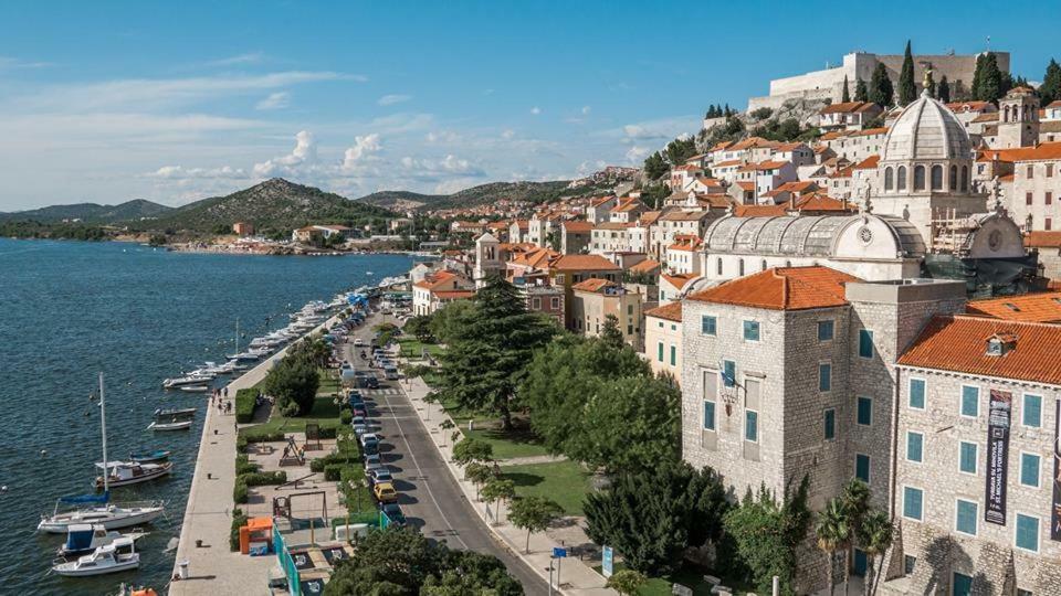 D&M Apartment Sibenik - An Apartment In The Heart Of The Old Town Exteriör bild