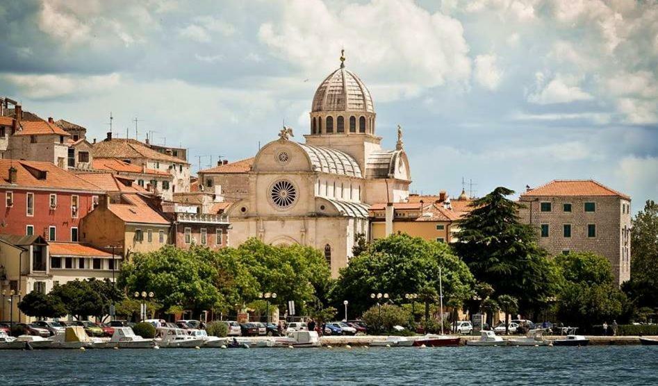 D&M Apartment Sibenik - An Apartment In The Heart Of The Old Town Exteriör bild