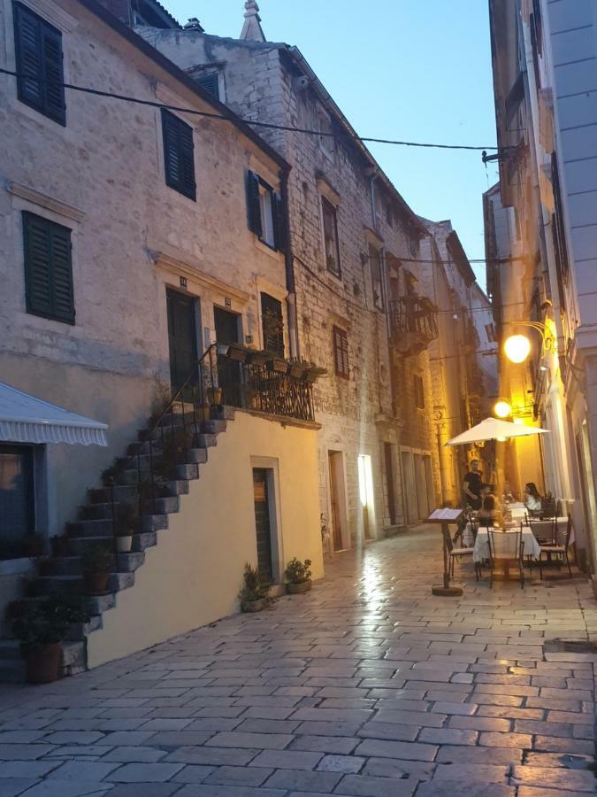 D&M Apartment Sibenik - An Apartment In The Heart Of The Old Town Exteriör bild