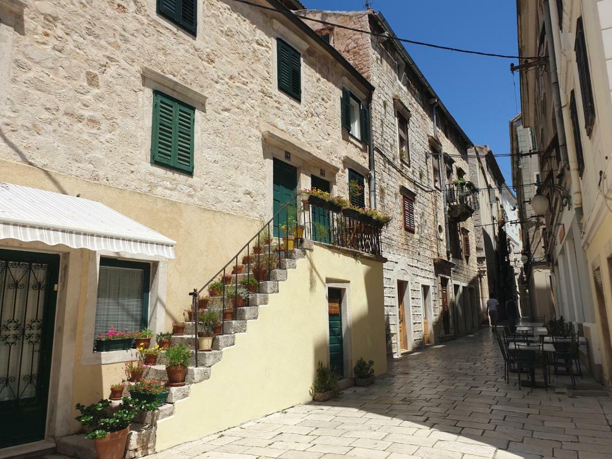 D&M Apartment Sibenik - An Apartment In The Heart Of The Old Town Exteriör bild