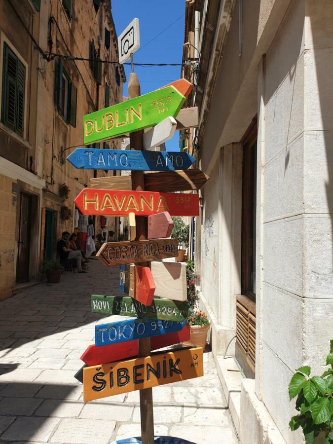 D&M Apartment Sibenik - An Apartment In The Heart Of The Old Town Exteriör bild