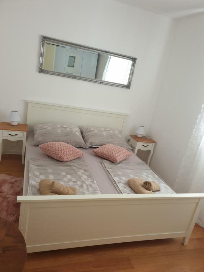 D&M Apartment Sibenik - An Apartment In The Heart Of The Old Town Exteriör bild